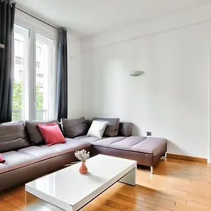 Apartment Quartier Champs-elysees 4 Free Netflix, Paris